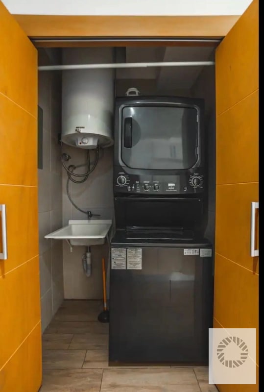 VENDO APARTAMENTO CITY HAUS,ZONA 10 - 8