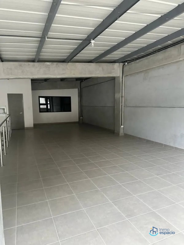 Bodega en Renta, zona 18-Ofibodegas Bouganbilias - 1