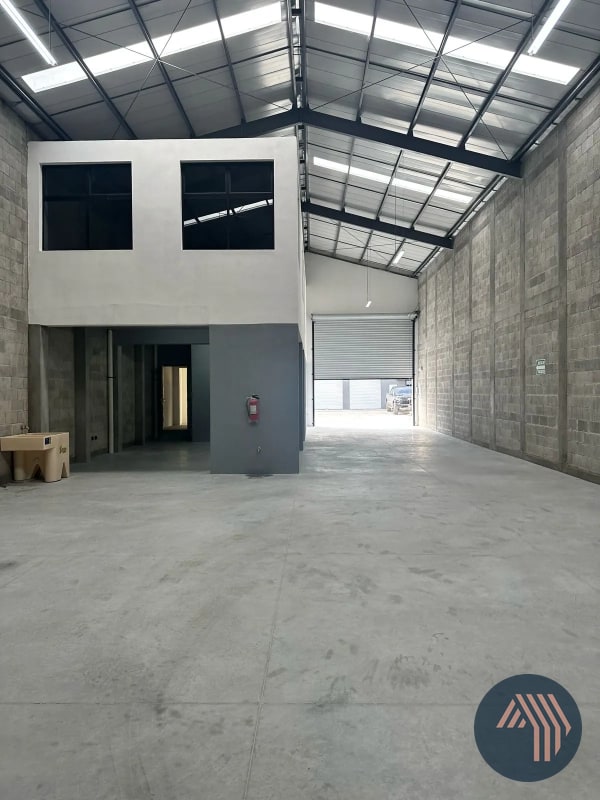 ALQUILER DE OFIBODEGA PARA ESTRENAR - EMPRESARIAL CHIMALTENANGO - 10