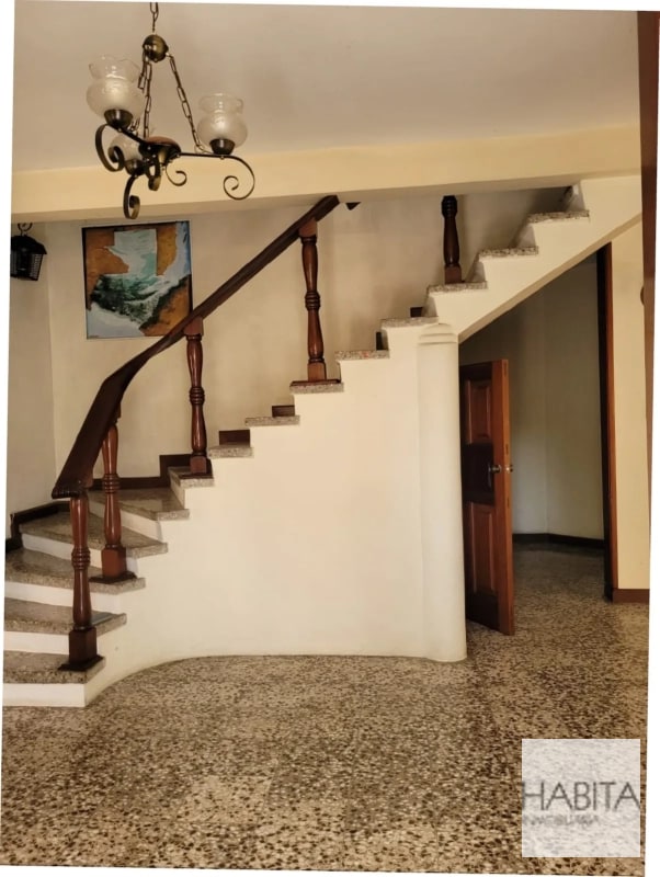 Propiedad en Alquiler para Oficinas o Negocio, San Cristóbal zona 8 de Mixco - 13