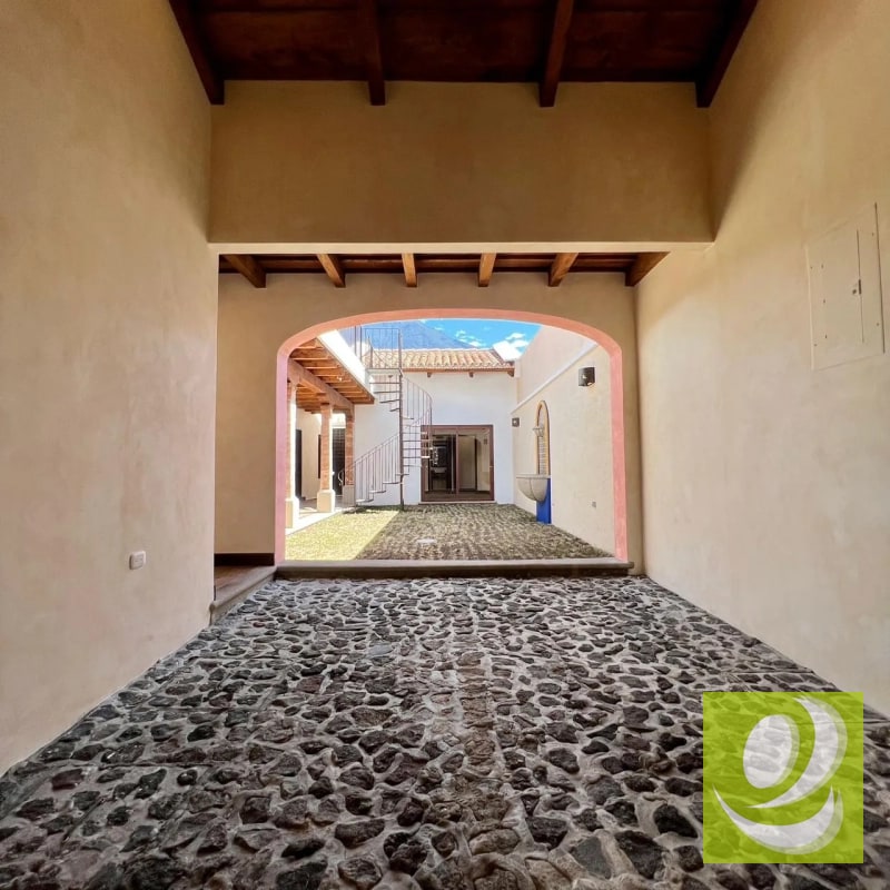 Vendo Casa Nueva Tipo Colonial en Antigua Guatemala - 6