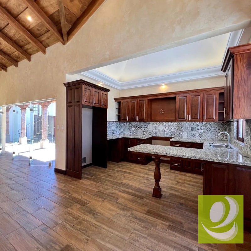 Vendo Casa Nueva Tipo Colonial en Antigua Guatemala - 4