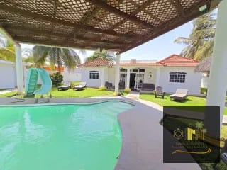 Chalet en Venta a 100 metros del mar — Casa vacacional en Venta en Costa Sur, Escuintla — miniatura 1 de 16