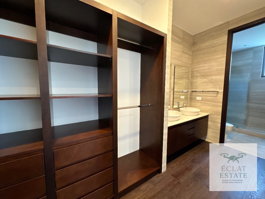 Apartamento en Renta en Echo Zona 14 | 2 Habitaciones, 2 Parqueos - 1