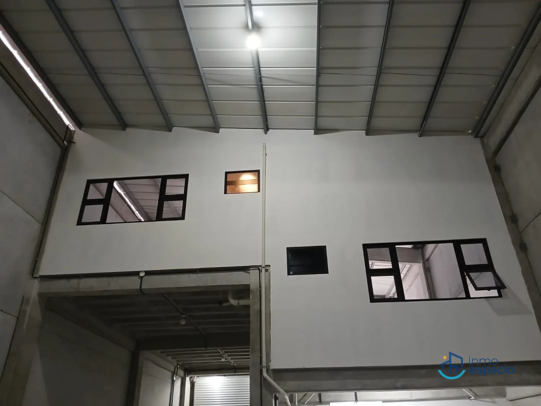 Bodega en Renta, zona 18-Ofibodegas Bouganbilias - 3
