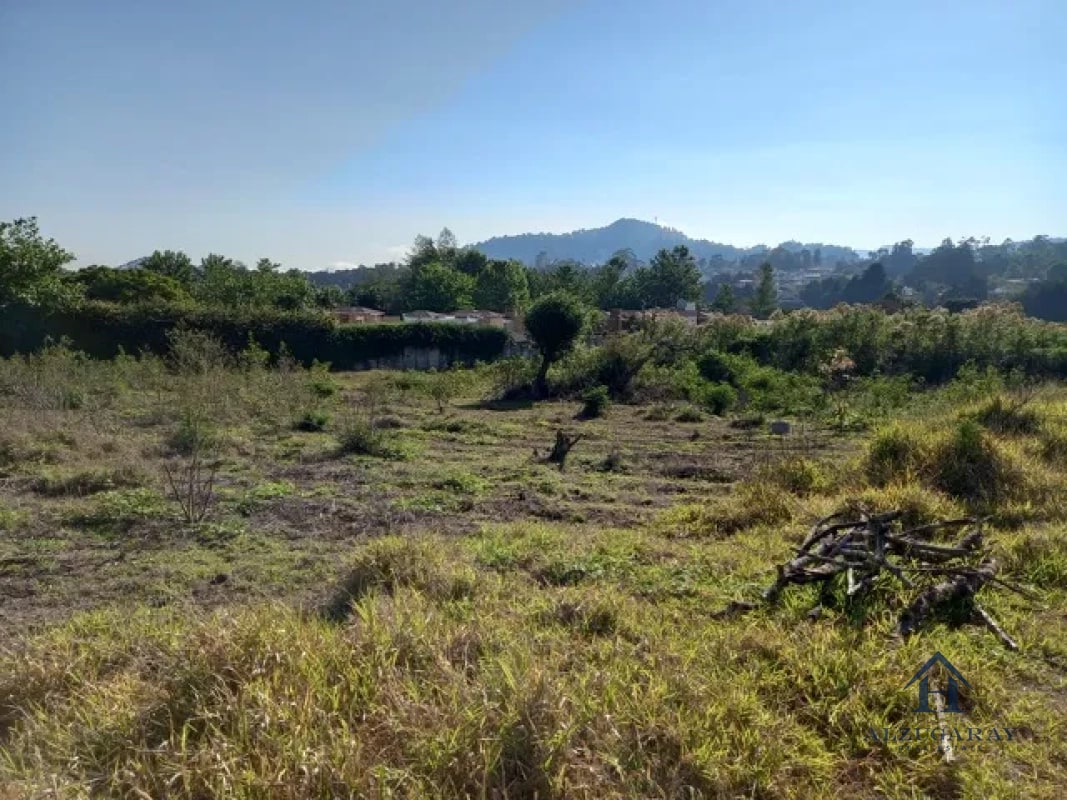 TERRENO CASI PLANO MUXBAL - 4,247 VR2/ DENTRO DE GARITA - 1