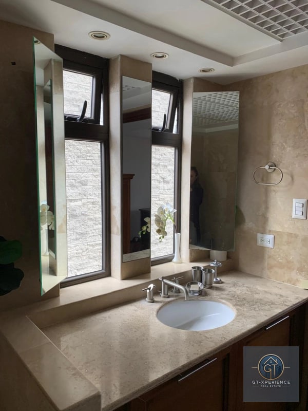 Lindo apartamento amueblado en Tiffany II Zona 10 - 2