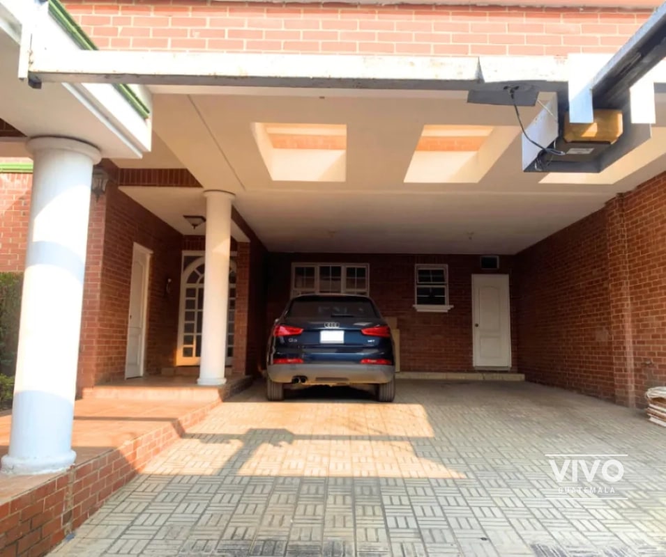 Casa en Venta Las Jacarandas de Cayala zona 16 Ciudad Guatemala - 2