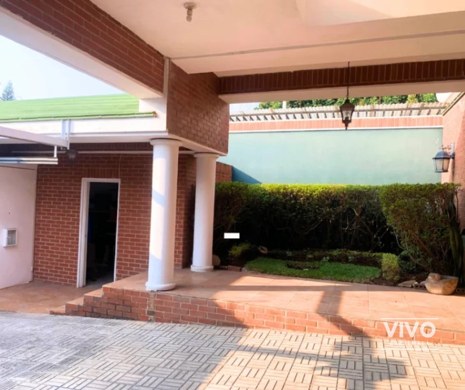 Casa en Venta Las Jacarandas de Cayala zona 16 Ciudad Guatemala - 1