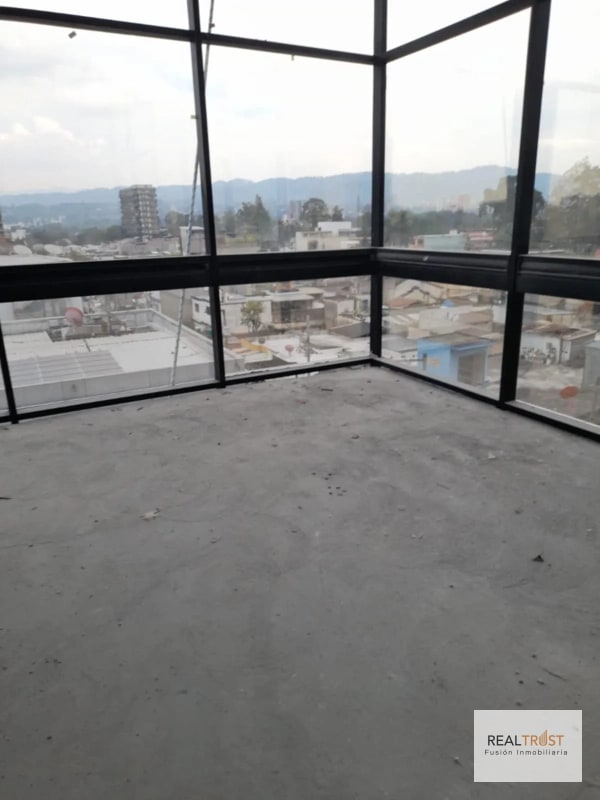 OFICINA EN VENTA EDIFICIO RENOVATI ZONA 10 - 4
