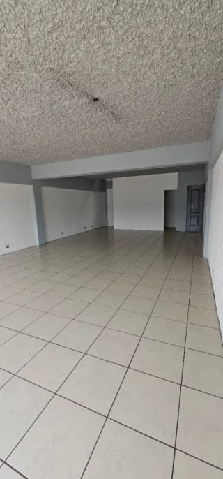 ALQUILER LOCAL COMERCIAL, en Calzada Aguilar Batres, Zona 11 — Local en Alquiler en Zona 11, Guatemala, Ciudad — miniatura 5 de 10