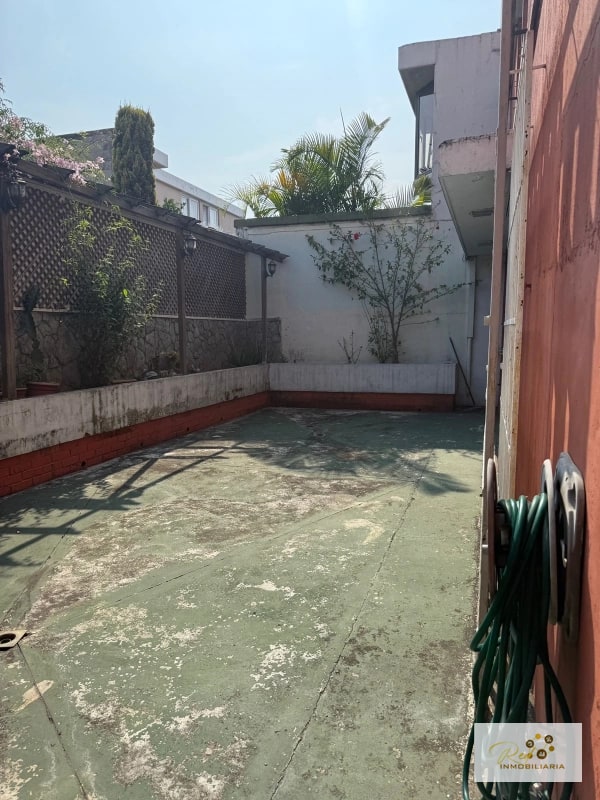VENTA DE CASA EN SAN JORGE ZONA 11 - 6
