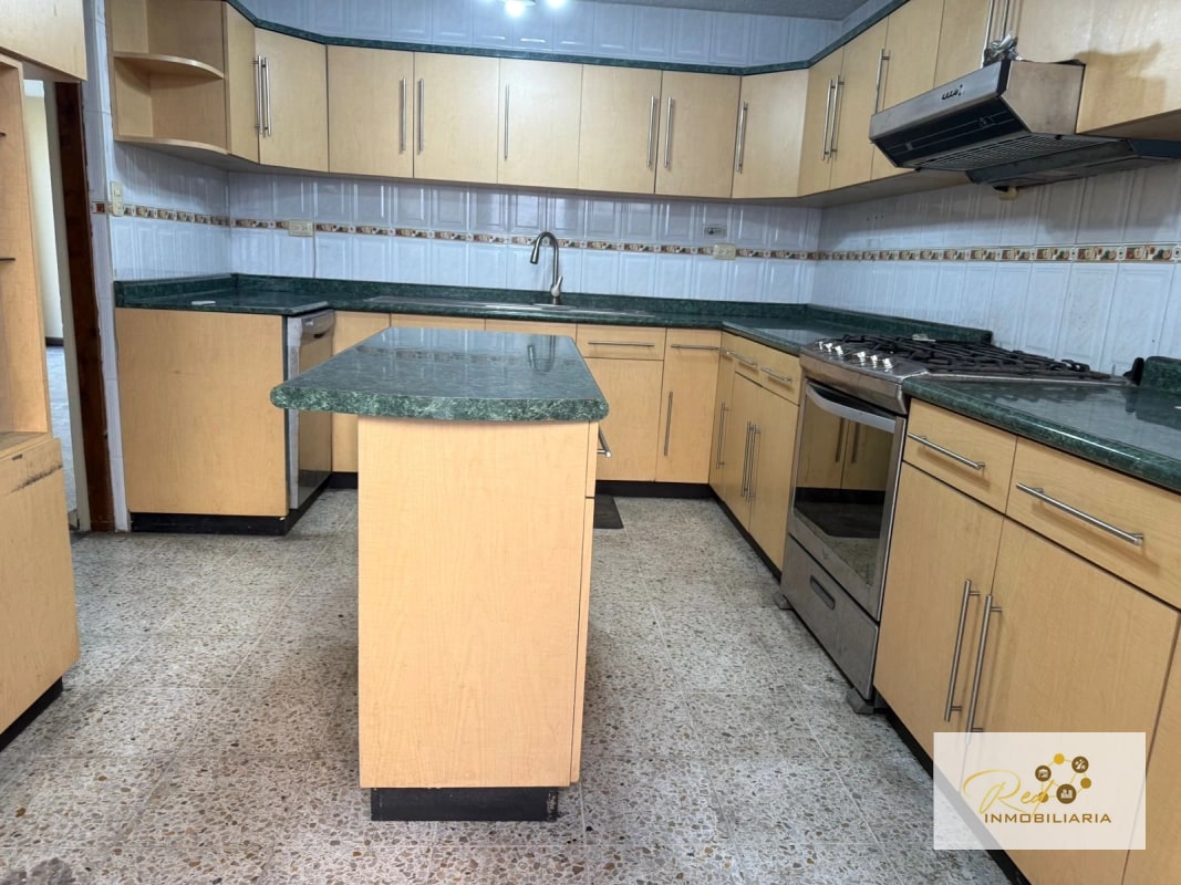 VENTA DE CASA EN SAN JORGE ZONA 11 - 5