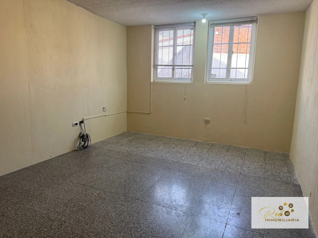 VENTA DE CASA EN SAN JORGE ZONA 11 - 3