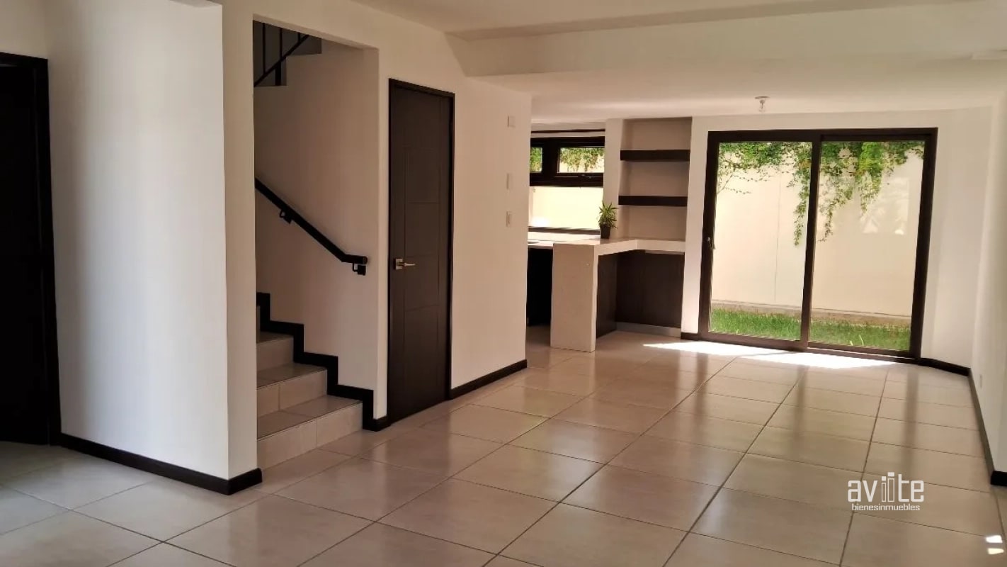 CONDADO NARANJO: 4 habitaciones, 3.5 baños, 2 parqueos Q9,500 - 1