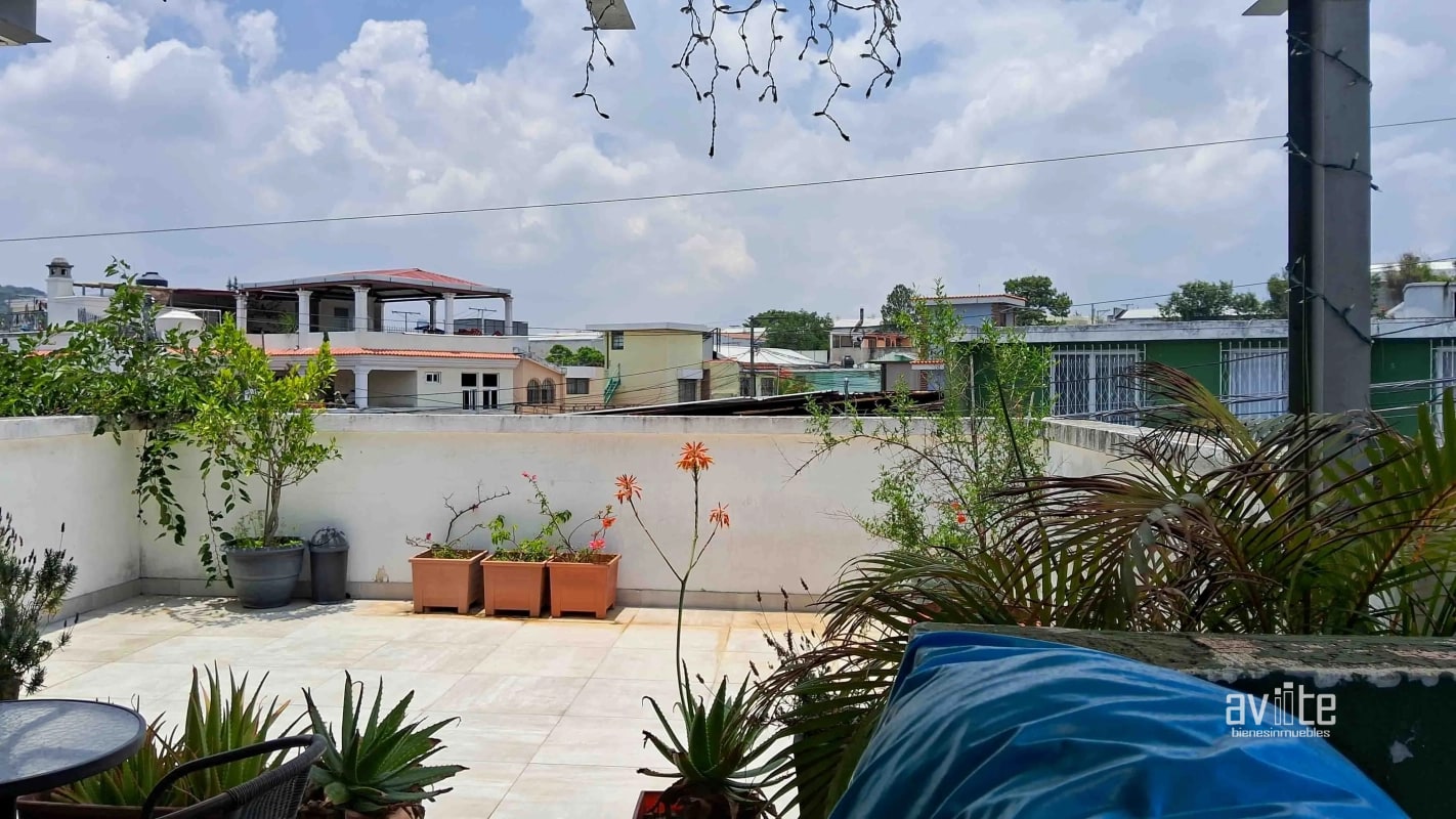 Valle del Sol, casa de 3 habitaciones, con doble jardin Q2,250,000.00 - 6