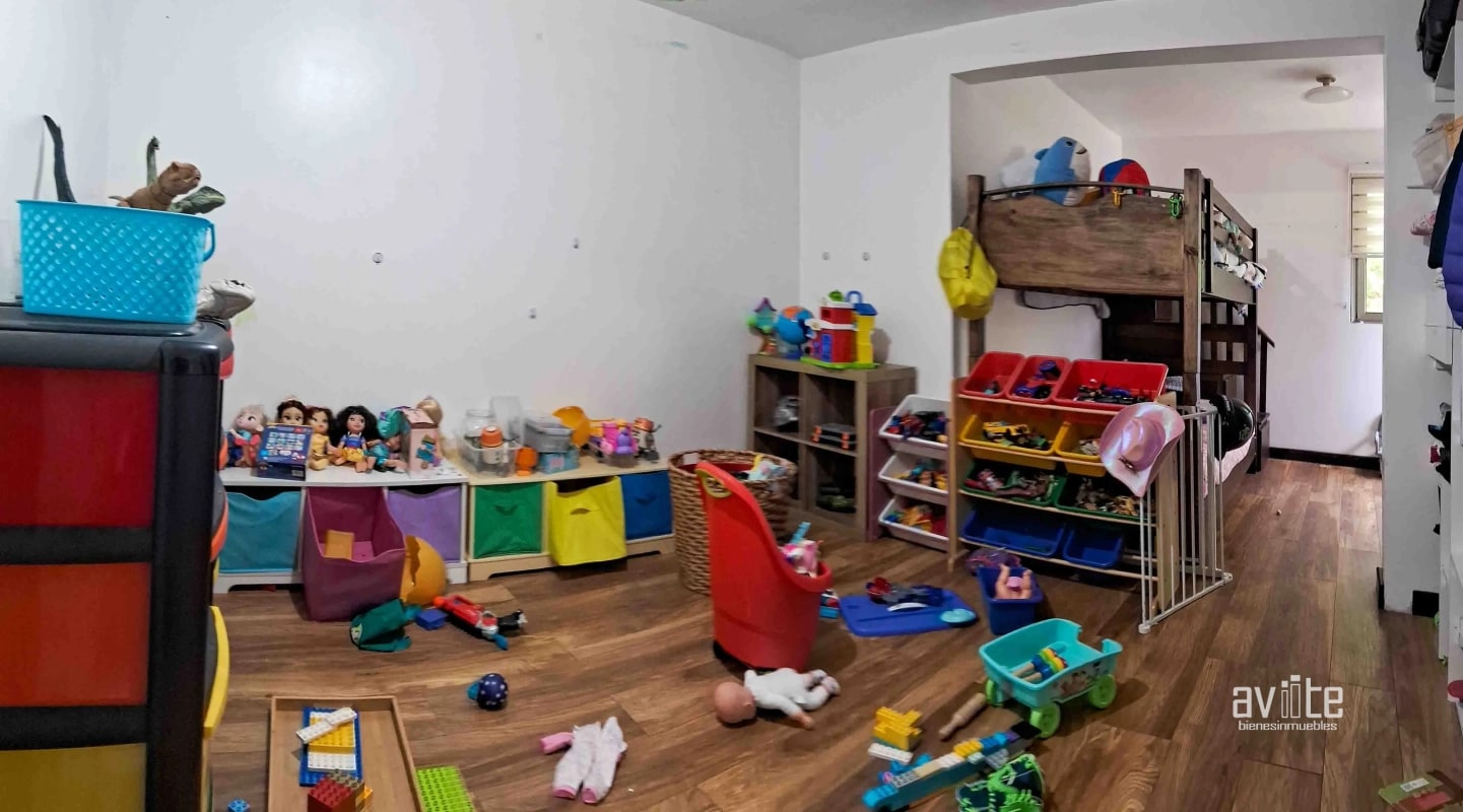 Valle del Sol, casa de 3 habitaciones, con doble jardin Q2,250,000.00 - 5