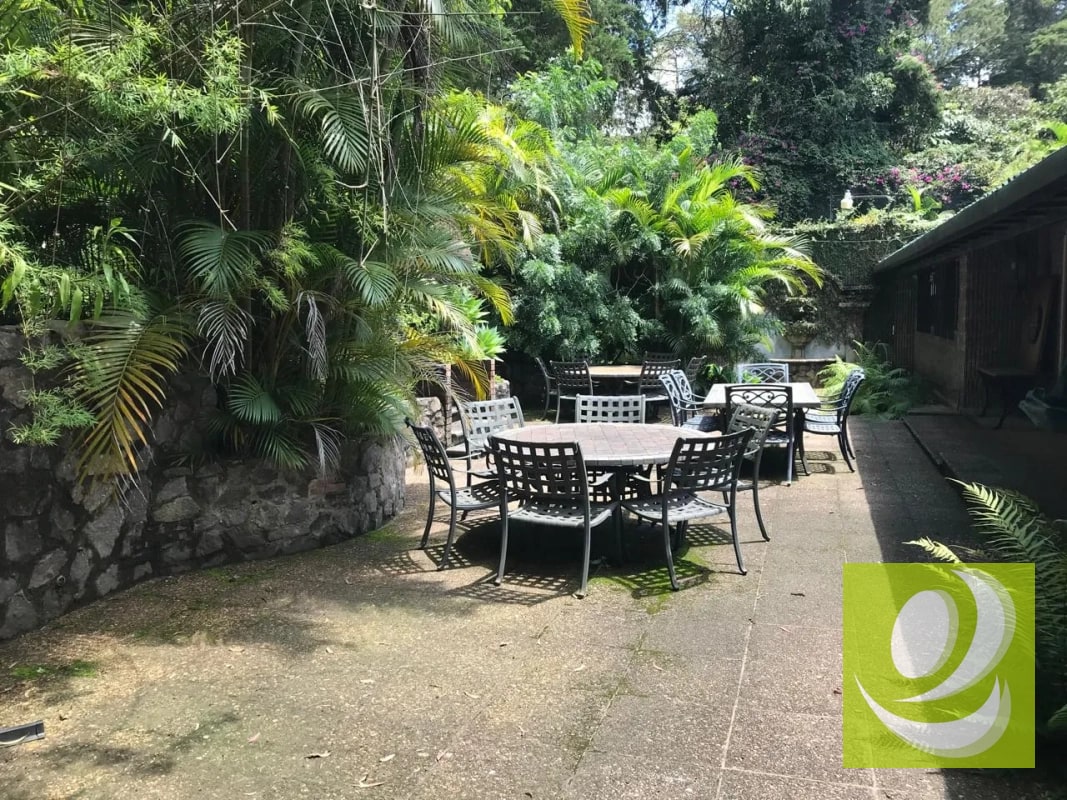 Casa grande en venta en zona 16 de un nivel - 4