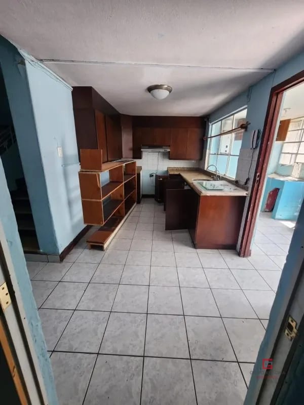 Renta de amplia casa ideal para oficina — Casa en Alquiler en Ciudad Nueva, Zona 2, Guatemala, Ciudad — foto 11 de 16