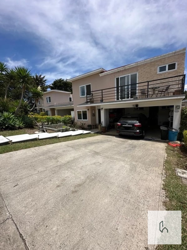 CASA EN VENTA EN FONTANA 3 - 11