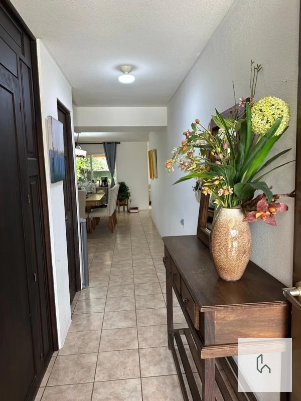 CASA EN VENTA EN FONTANA 3 - 8
