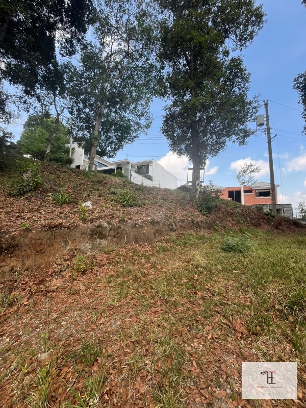 TERRENO EN VENTA LAS CUMBRES ZONA 16 - 4