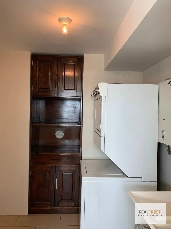 ALQUILO APARTAMENTO EN EDIFICIO CONDADO LA VILLA, ZONA 14 — Apartamento en Alquiler en Zona 14, Guatemala, Ciudad — foto 8 de 12