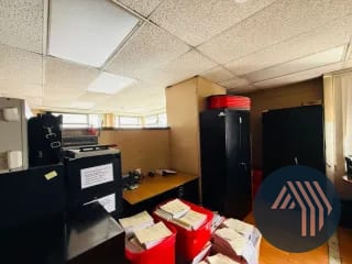 ALQUILER DE AMPLIA OFICINA 200MT2 - REFORMA MONTUFAR, ZONA 10 — Oficina en Alquiler en Reforma Montúfar, Zona 10, Guatemala, Ciudad — miniatura 9 de 14