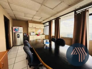 ALQUILER DE AMPLIA OFICINA 200MT2 - REFORMA MONTUFAR, ZONA 10 — Oficina en Alquiler en Reforma Montúfar, Zona 10, Guatemala, Ciudad — miniatura 3 de 14