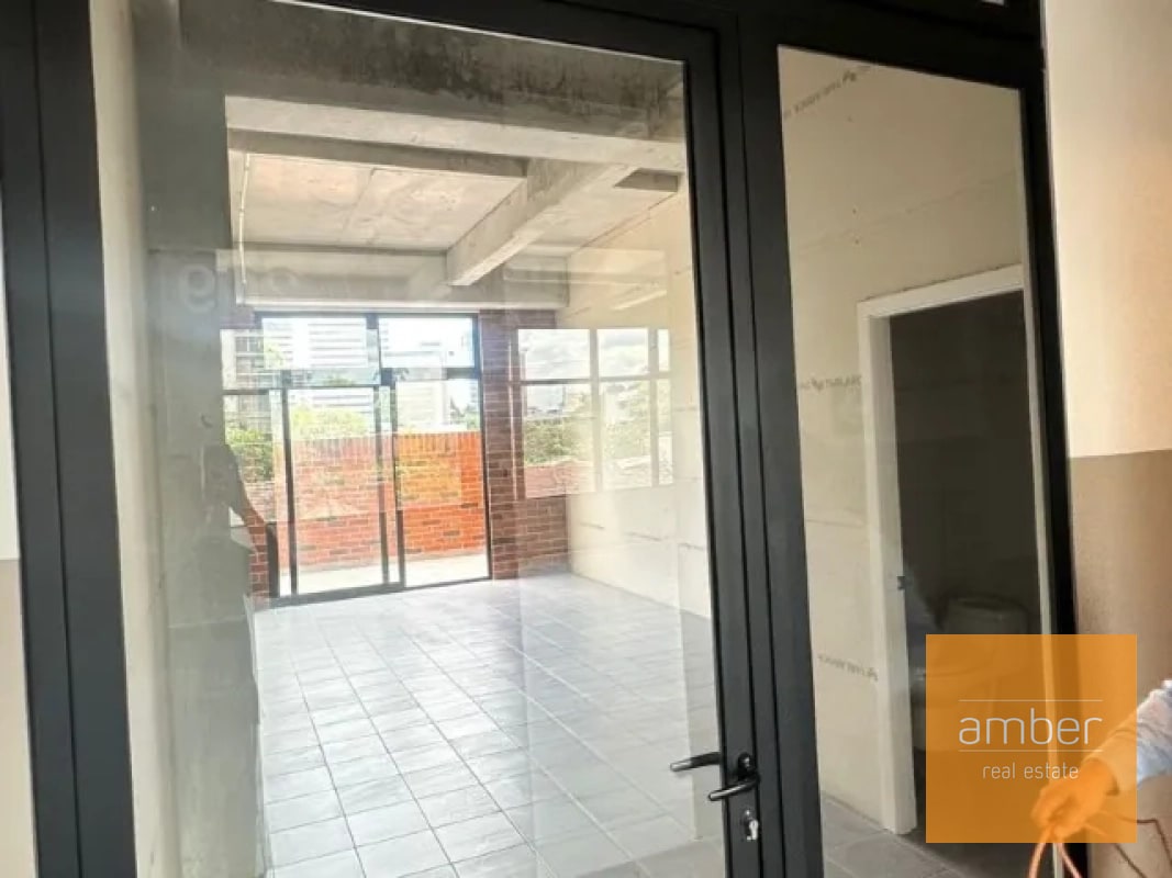 Local en Fiamene, Zona 10 - 4