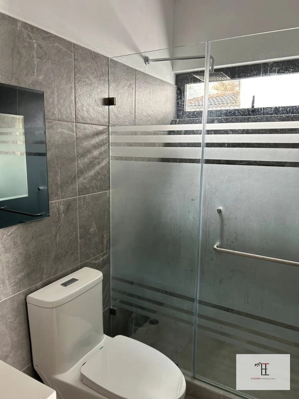 Vendo casa en Santa Rosalia Km 12.5 CAES con acceso por zona 16 — Casa en Venta en Santa Rosalia La Laguna, Carretera a El Salvador, Guatemala, Ciudad — foto 4 de 10