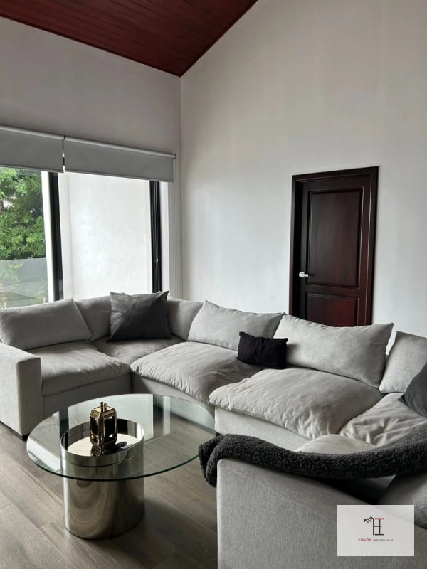 Vendo casa en Santa Rosalia Km 12.5 CAES con acceso por zona 16 — Casa en Venta en Santa Rosalia La Laguna, Carretera a El Salvador, Guatemala, Ciudad — foto 2 de 10