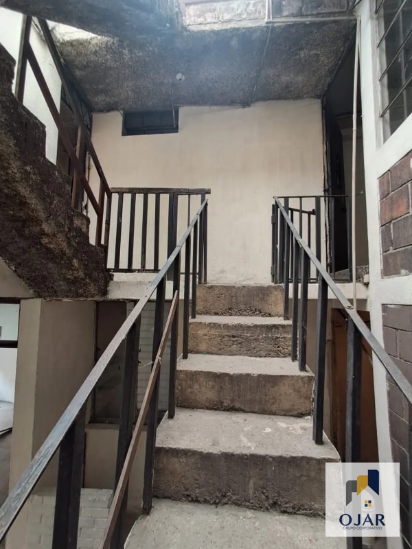 CASA EN VENTA EN ZONA 6, CUENTA CON 3 LOCALES, MEDIA CUADRA DE CALLE MARTÍ - 11