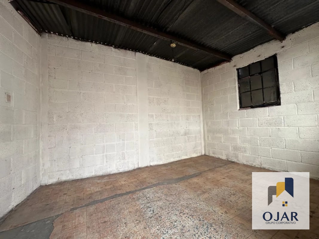 CASA EN VENTA EN ZONA 6, CUENTA CON 3 LOCALES, MEDIA CUADRA DE CALLE MARTÍ - 5