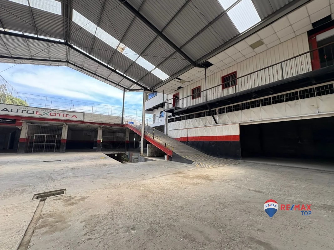 ZONA 8, BODEGA EN SAN CRISTÓBAL 4,200 MTS l AMBIENTES AMPLIOS - 4