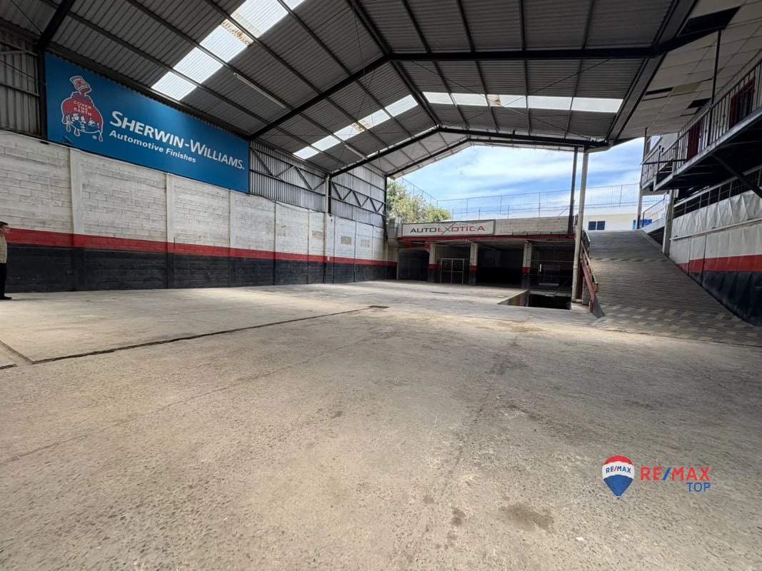 ZONA 8, BODEGA EN SAN CRISTÓBAL  4,200 MTS l AMBIENTES AMPLIOS - 3