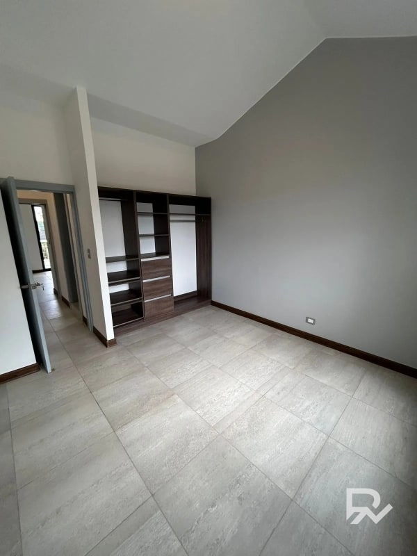 Venta de casa en CAES entrada San José Pinula, Los Manantiales - 14