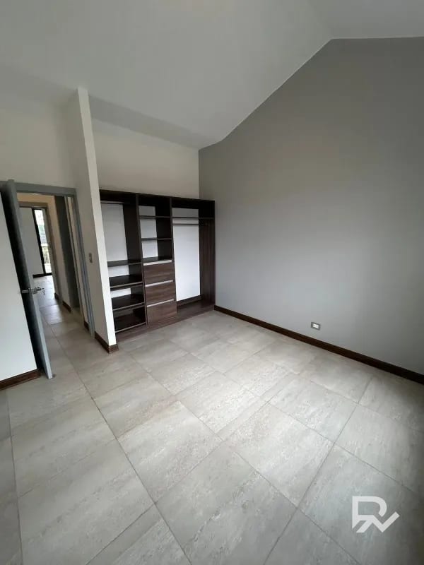 Venta de casa en CAES entrada San José Pinula, Los Manantiales — Casa en Venta en San José Pinula, Guatemala, Ciudad — foto 15 de 16