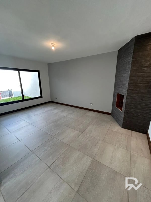 Venta de casa en CAES entrada San José Pinula, Los Manantiales - 12