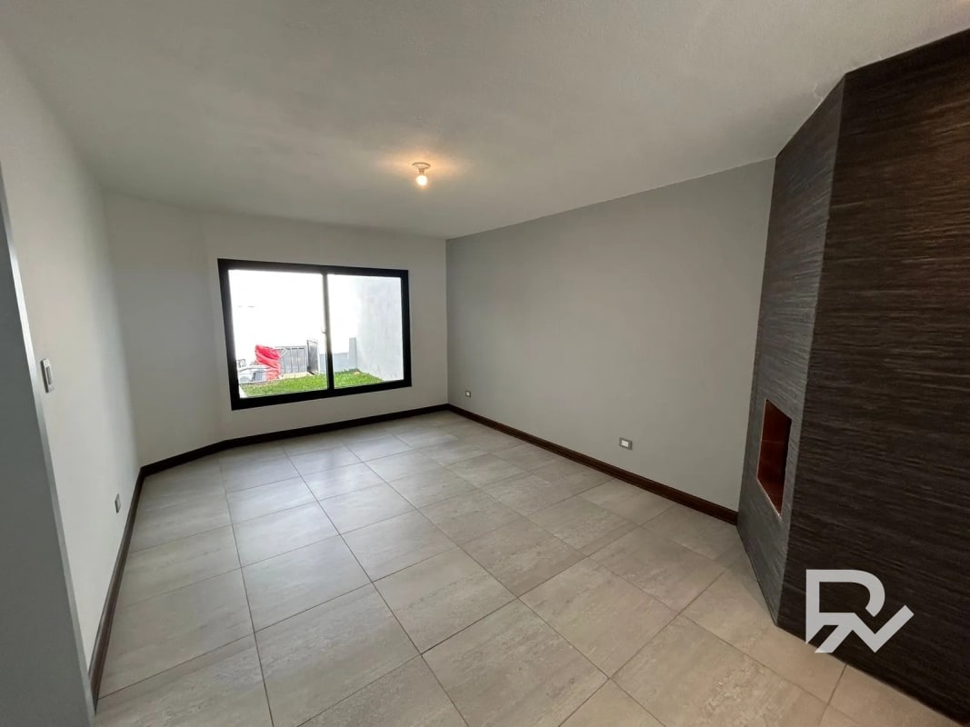 Venta de casa en CAES entrada San José Pinula, Los Manantiales - 4