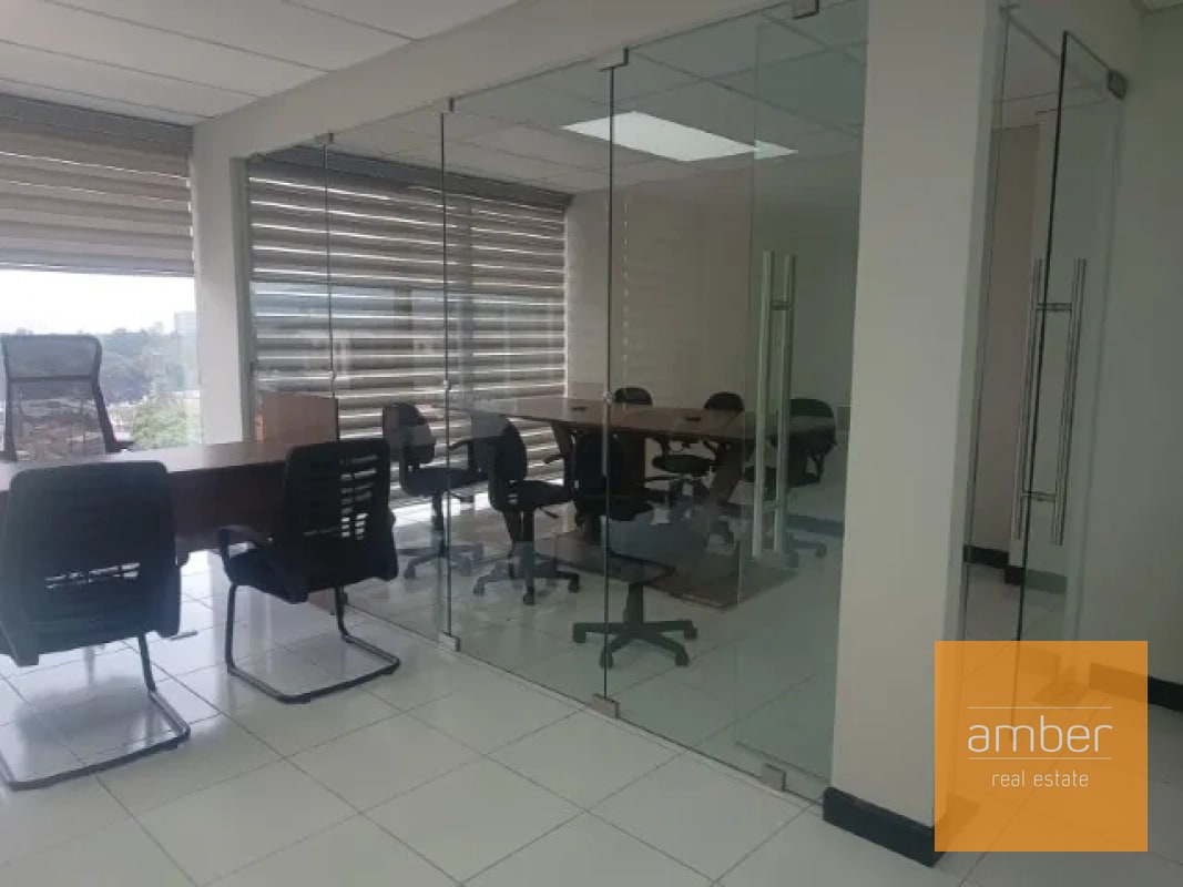 Oficina en 01010, Zona 10 - 4