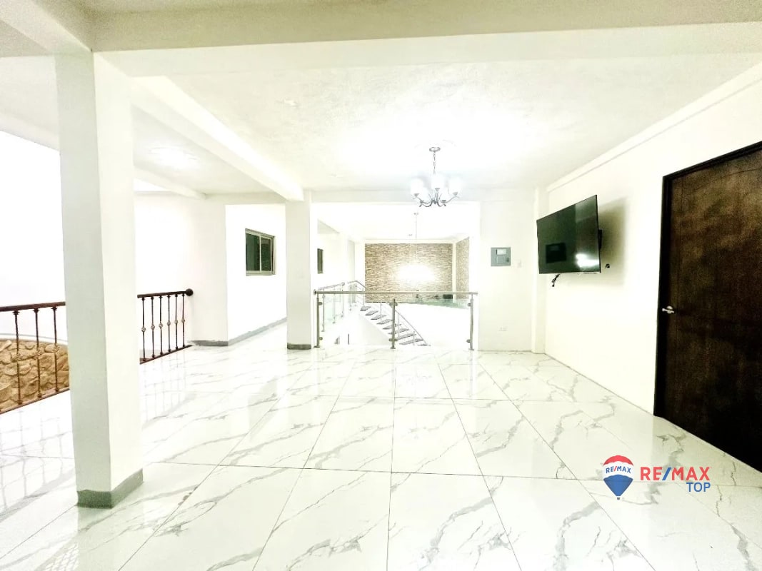 CASA EN VENTA EN RESIDENCIAL VISTAS DE FLORENCIA 4 DORMITORIOS / A 10 MIN. DE ANTIGUA GUATEMALA - 2