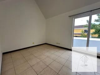 Casa en Venta en Fraijanes — Casa en Venta en Entreverdes, Carretera a El Salvador, Guatemala, Ciudad — miniatura 3 de 17