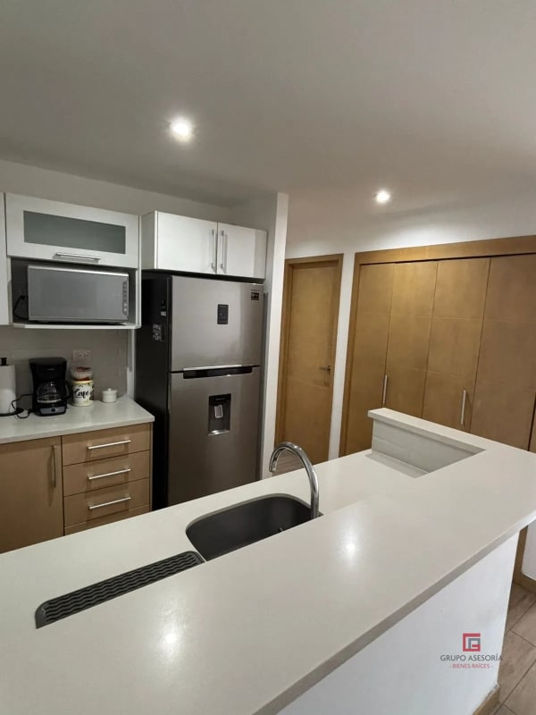 Lindo apartamento en renta en City Haus Zona 10 - 13