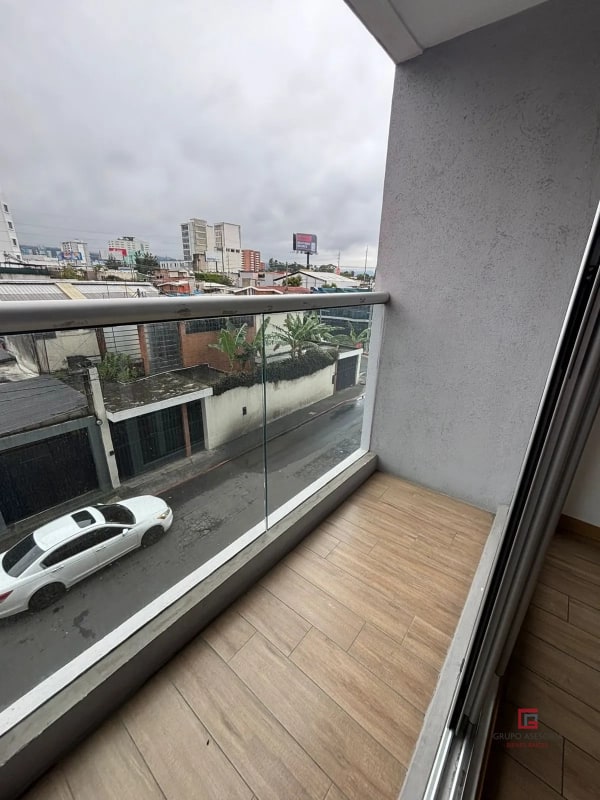 Lindo apartamento en renta en City Haus Zona 10 - 12