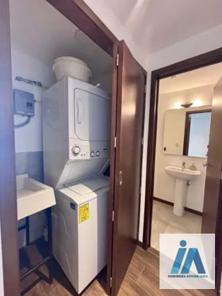 ALQUILER / VENTA - Casa Clara Z.10 — Apartamento en Alquiler en Casa Clara, Zona 10, Guatemala, Ciudad — miniatura 9 de 13