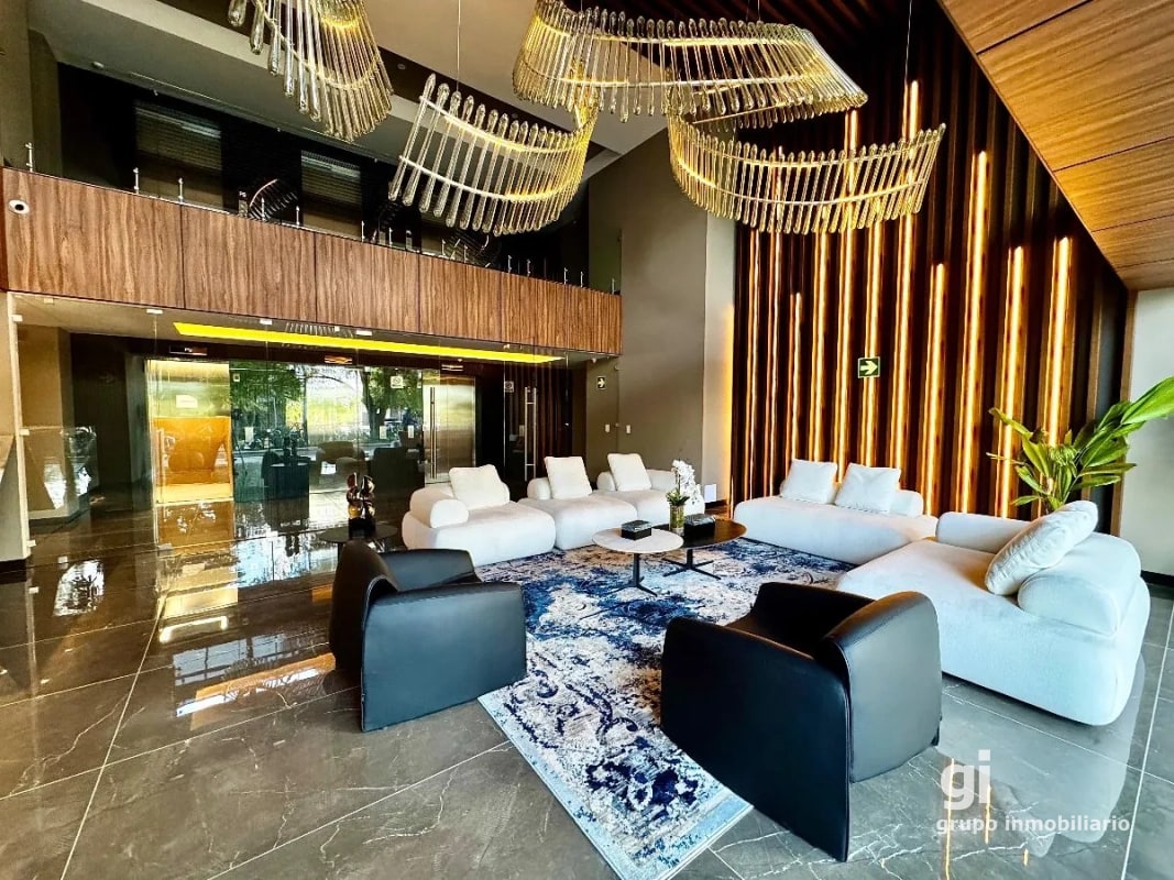 Elegante apartamento de 2 habitaciones con balcón amplio y acabados premium - 2