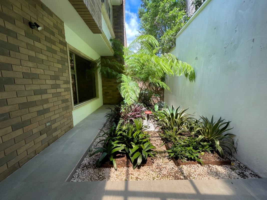 CASA RENTA ZONA 10,  OAKLAND , 4    DESNIVELES, 3 DORMITORIOS  , CONDOMINIO PRIVADO  CON GARITA.   $2,500 + IVA  — Casa en Alquiler en Zona 10, Guatemala, Ciudad — foto 9 de 17