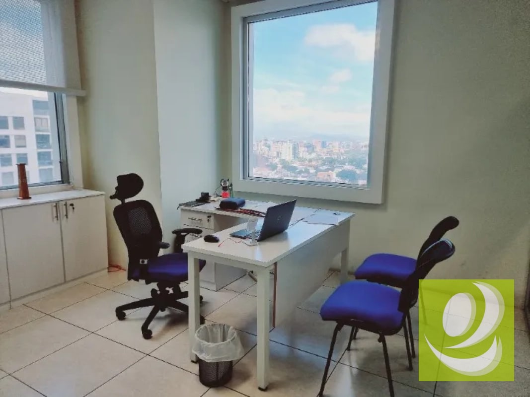 Oficina en Renta Nivel Alto en Zona Pradera zona 10 - 11