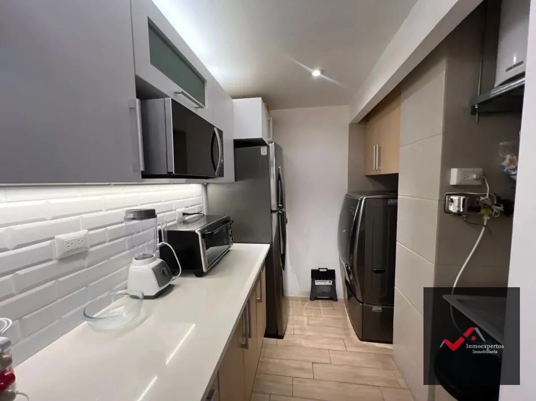 APARTAMENTO AMUEBLADO EN VENTA ZONA 10 — Apartamento en Venta en Zona 10, Guatemala, Ciudad — foto 10 de 14